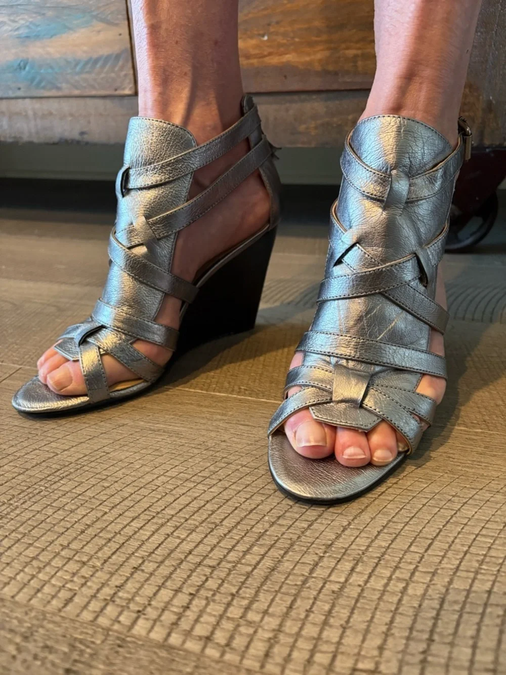 Nine West Metallic Strappy Wedge Sandals - Silver leather. Sz 7. Worn 1x. - Picture 1 of 8